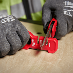 Milwaukee - Compact Knife Sharpener | 48221590