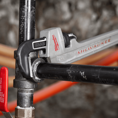 Milwaukee - Aluminum Pipe Wrench Power Length Handle (14") | 48227215