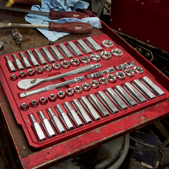 Milwaukee - 3/8” Drive 56pc Ratchet & Socket Set SAE & Metric | 48229008