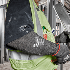 Milwaukee - Cut 5(E) Protective Sleeve 45cm 18" 1 Pack | 48739051