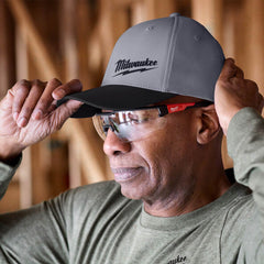 Milwaukee - WORKSKIN Fitted Hat Dark Grey - S/M | 507DGSM