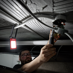 Milwaukee - Internal Rechargeable Task Light 500 Lumen | IRTL500