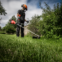 Milwaukee - M18 FUEL Dual Battery Brushcutter/Line Trimmer with Double Shoulder Harness (Tool Only) | M18F2BC0