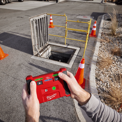 Milwaukee - M18 FORCE LOGIC 125mm (5") Underground Cable Cutter W/ Wireless Remote (Tool Only) | M18HCC125R0C