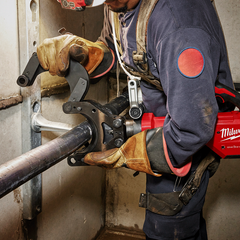 Milwaukee - M18 FORCE LOGIC 125mm (5") Underground Cable Cutter W/ Wireless Remote (Tool Only) | M18HCC125R0C