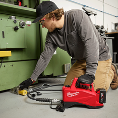 Milwaukee - M18 Mini Hydraulic Pump (Tool Only) | M18HMP7000