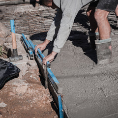 OX Tools - 2100mm Concrete Screed with vial | OX-P021321