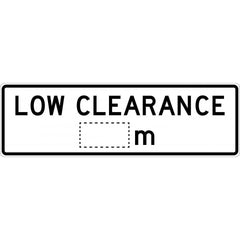 Uniform Safety Signs - 1950x600mm - Aluminium - Class 1 - Low Clearance _._m | R6-11