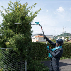 Makita - 40V Max Brushless 600mm Pole Hedge Trimmer Max Branch Dia 25mm - Tool Only | UN001GZ