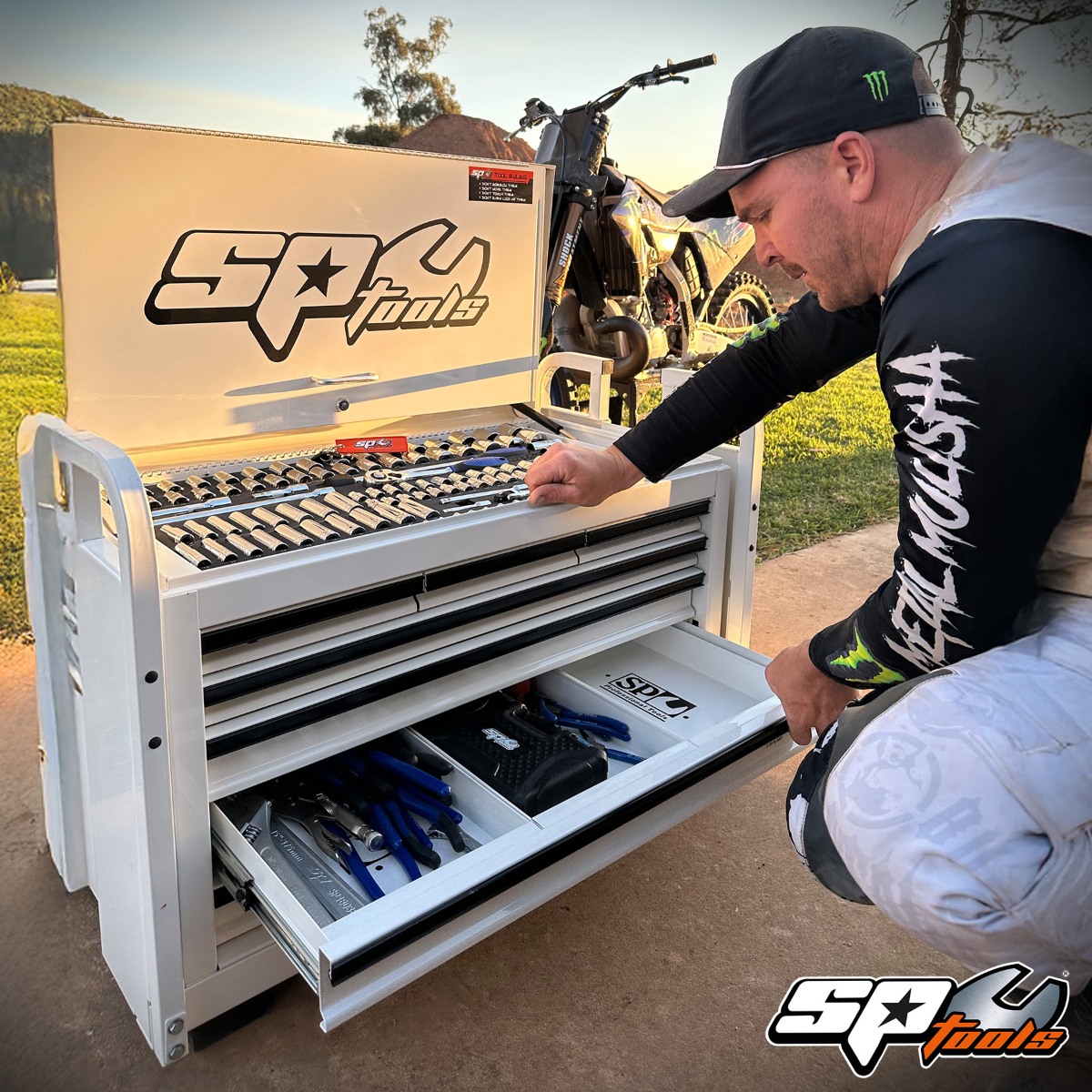 SP Tools - Off Road Series Field Service Tool Kit 321 Piece Metric/SAE - White/Black | SP50118W