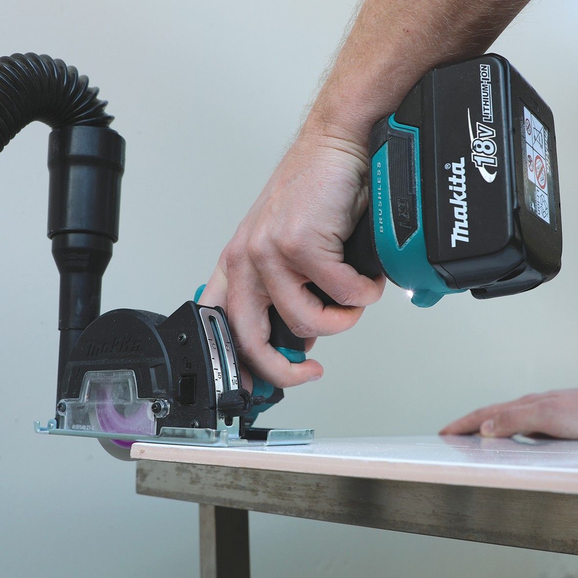 Makita DMC300Z - view 9
