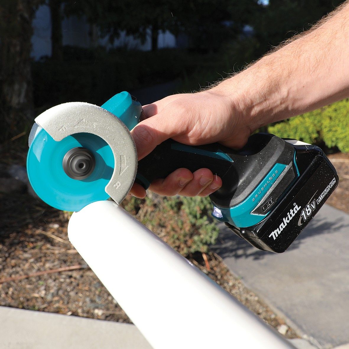 Makita DMC300Z - view 3